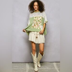 POL Floral Patchwork Lace Accent Blouse🆕